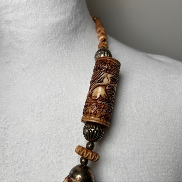 Vintage Hand Carved Bead Carvings 10”Necklace Elephants Lions *Flaw* - Picture 6 of 7